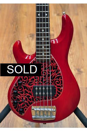 Music Man Stingray 5 Trans Red Left handed (used) Music Man Stingray 5 Trans Red Left handed (used)